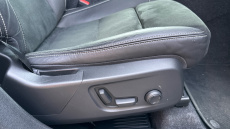 Volvo Xc40 2.0 B4P R DESIGN Pro 5dr Auto Petrol Estate